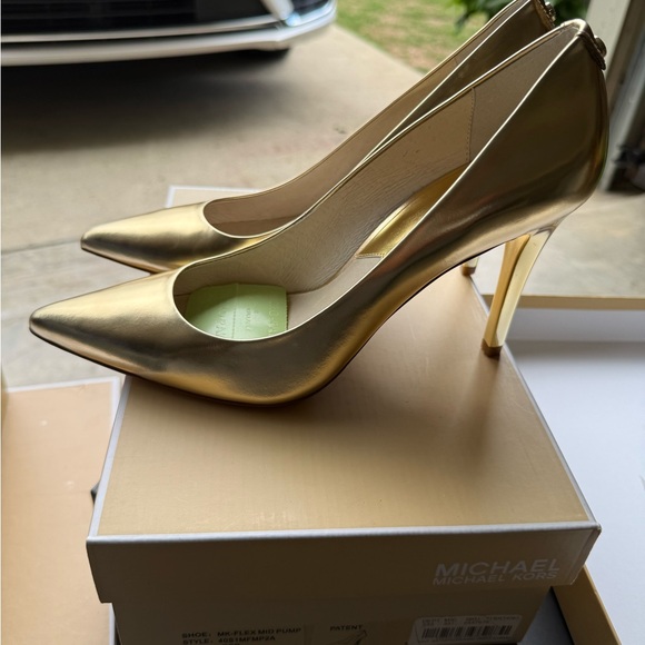 Michael Kors Elegant Gold Women's Heels - Picture 3 of 8